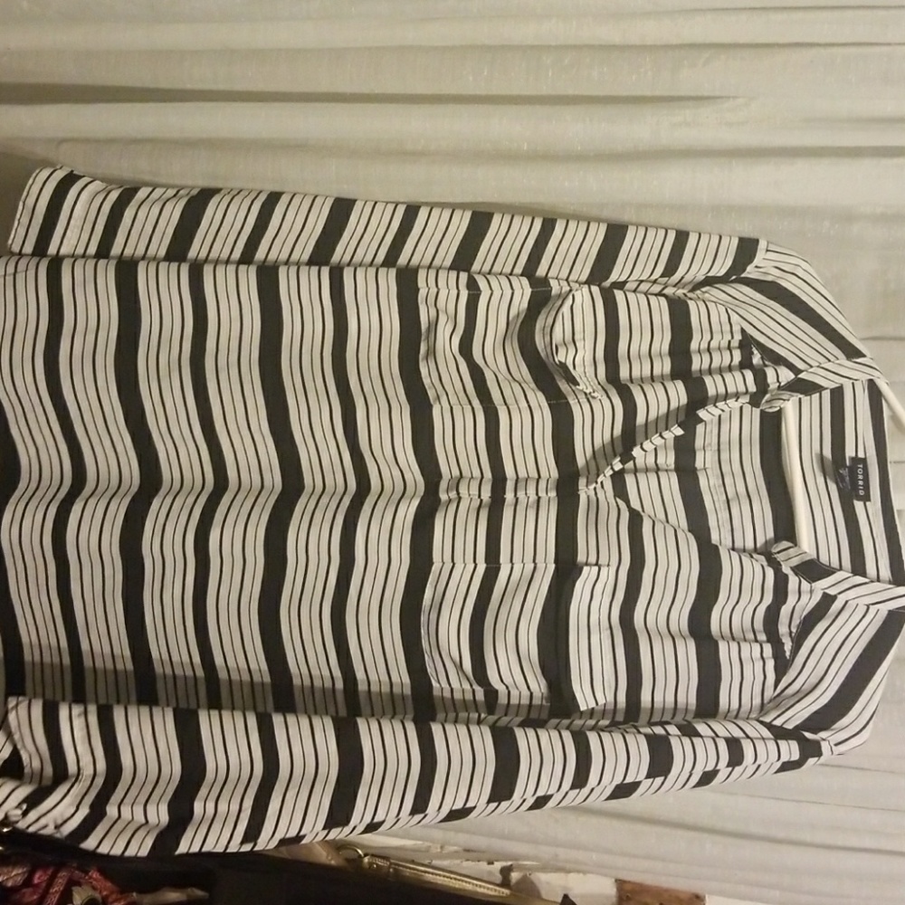 Black and white strip top